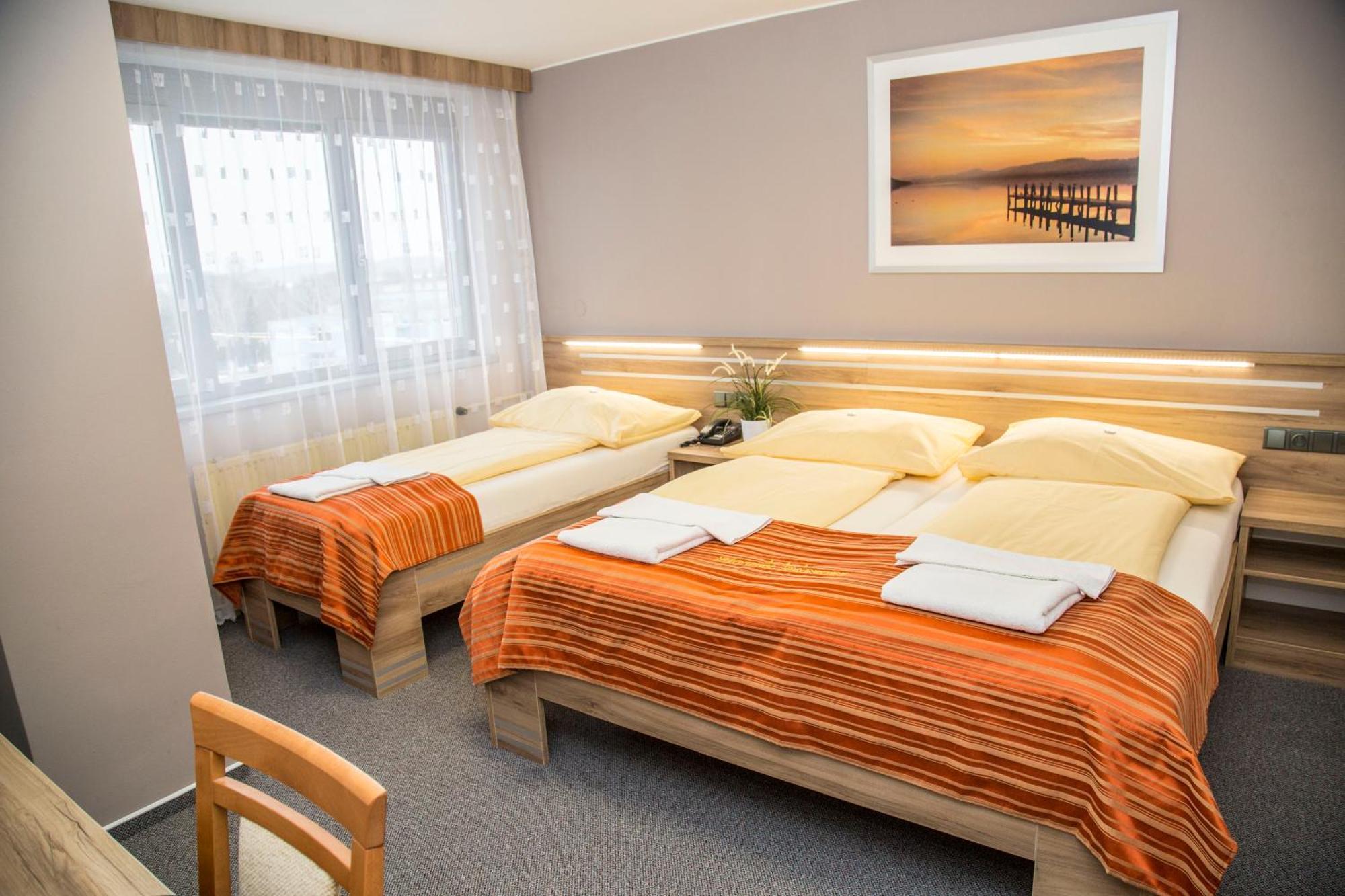 Hotel Panon Hodonin Exterior photo