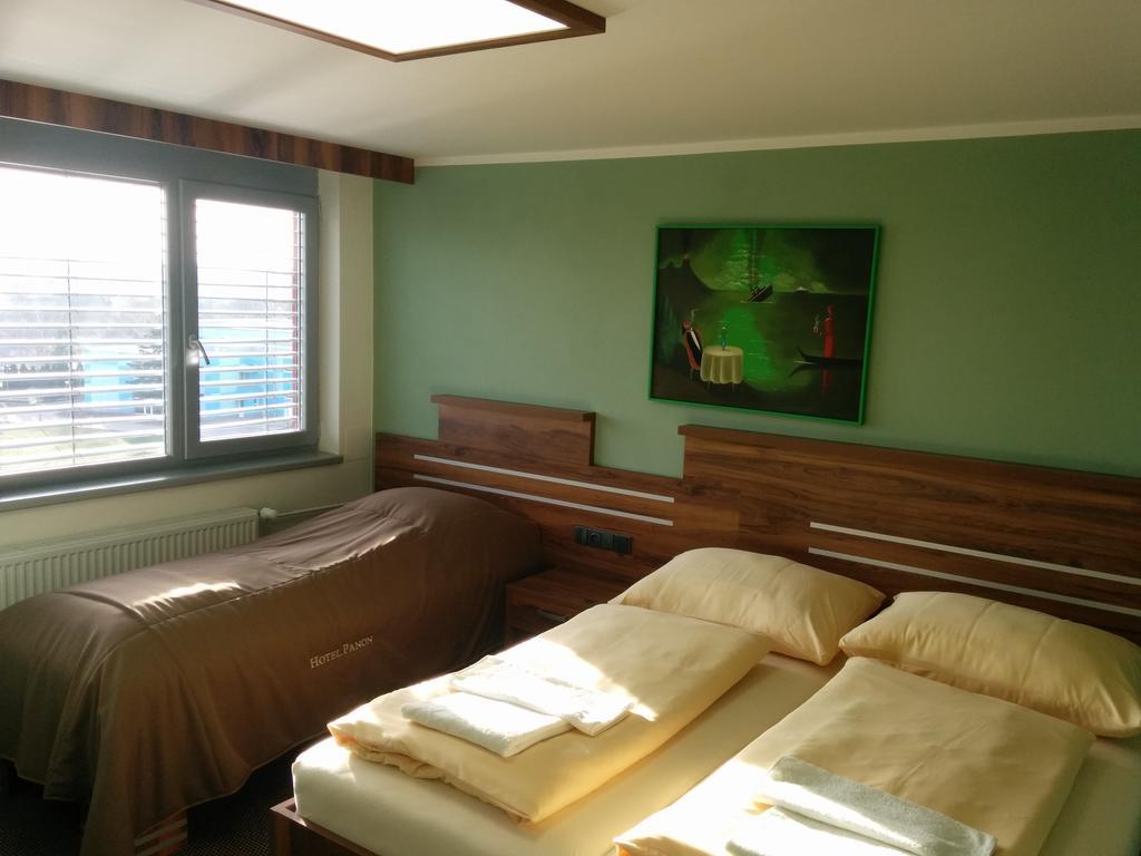 Hotel Panon Hodonin Exterior photo