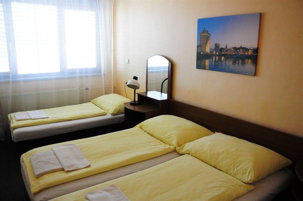 Hotel Panon Hodonin Exterior photo