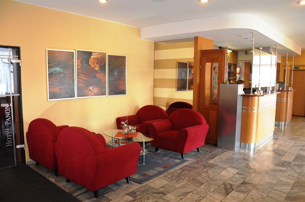 Hotel Panon Hodonin Exterior photo