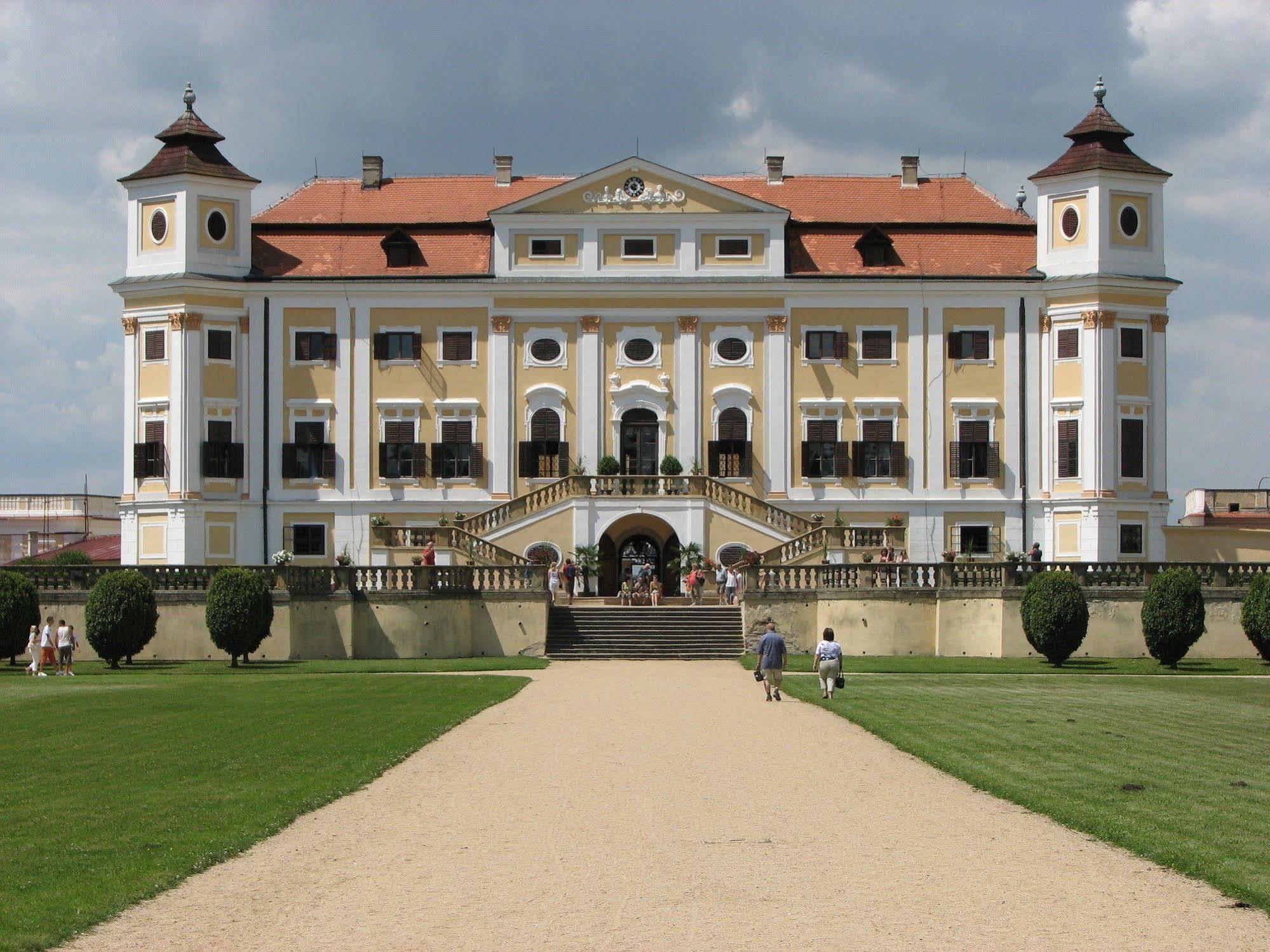 Hotel Panon Hodonin Exterior photo