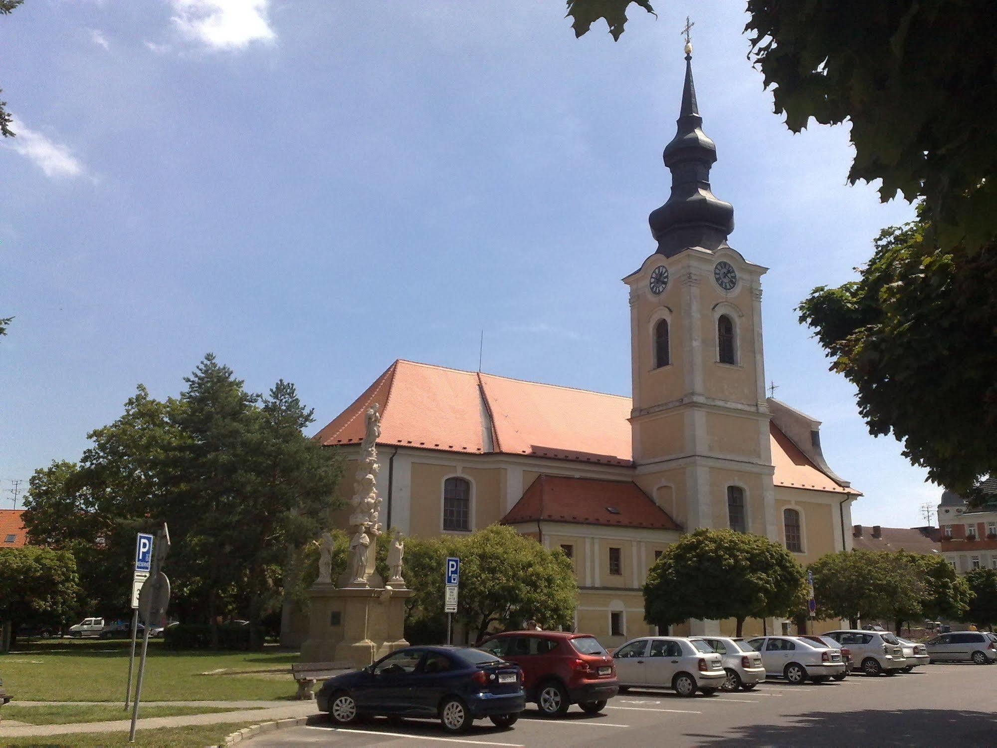 Hotel Panon Hodonin Exterior photo