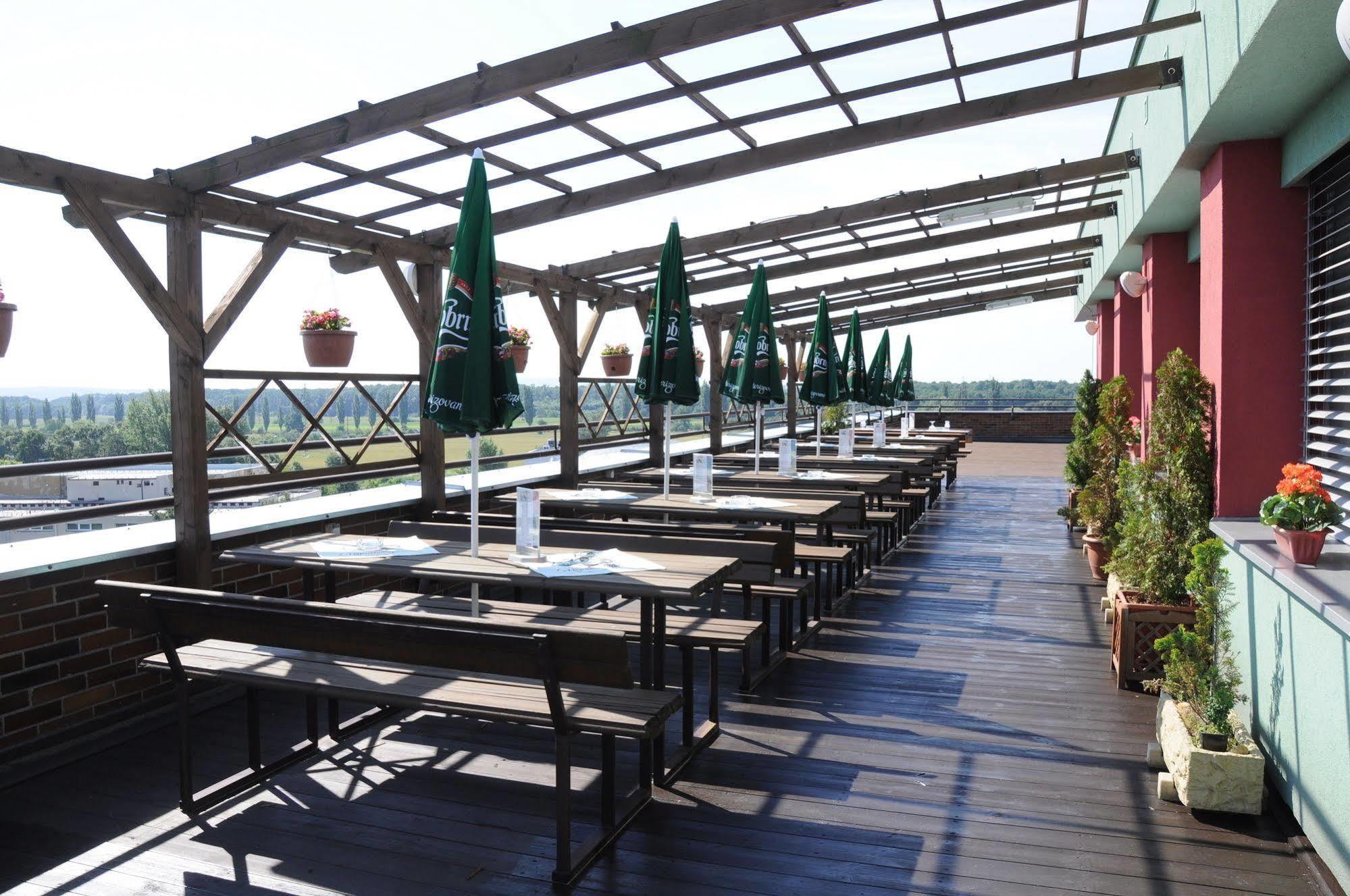 Hotel Panon Hodonin Exterior photo